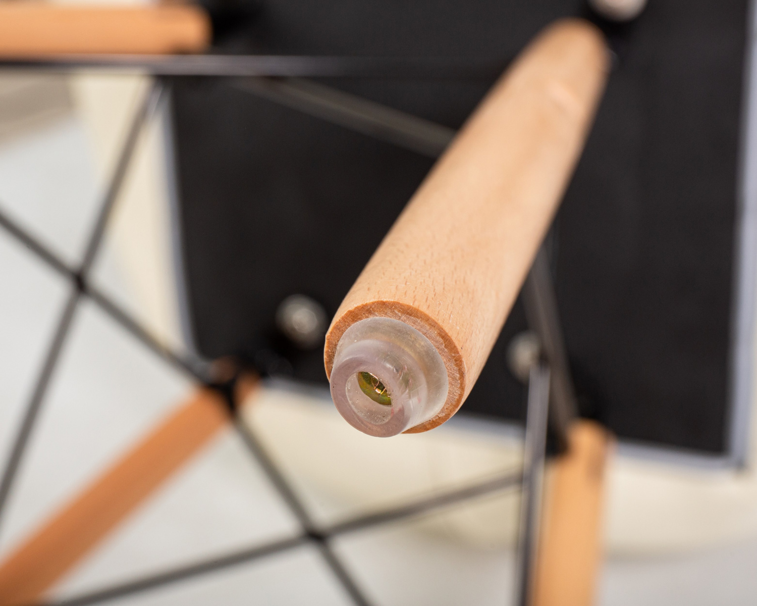 Стул обеденный DOBRIN BUTTERFLY, ножки светлый бук, цвет сиденья кремовый