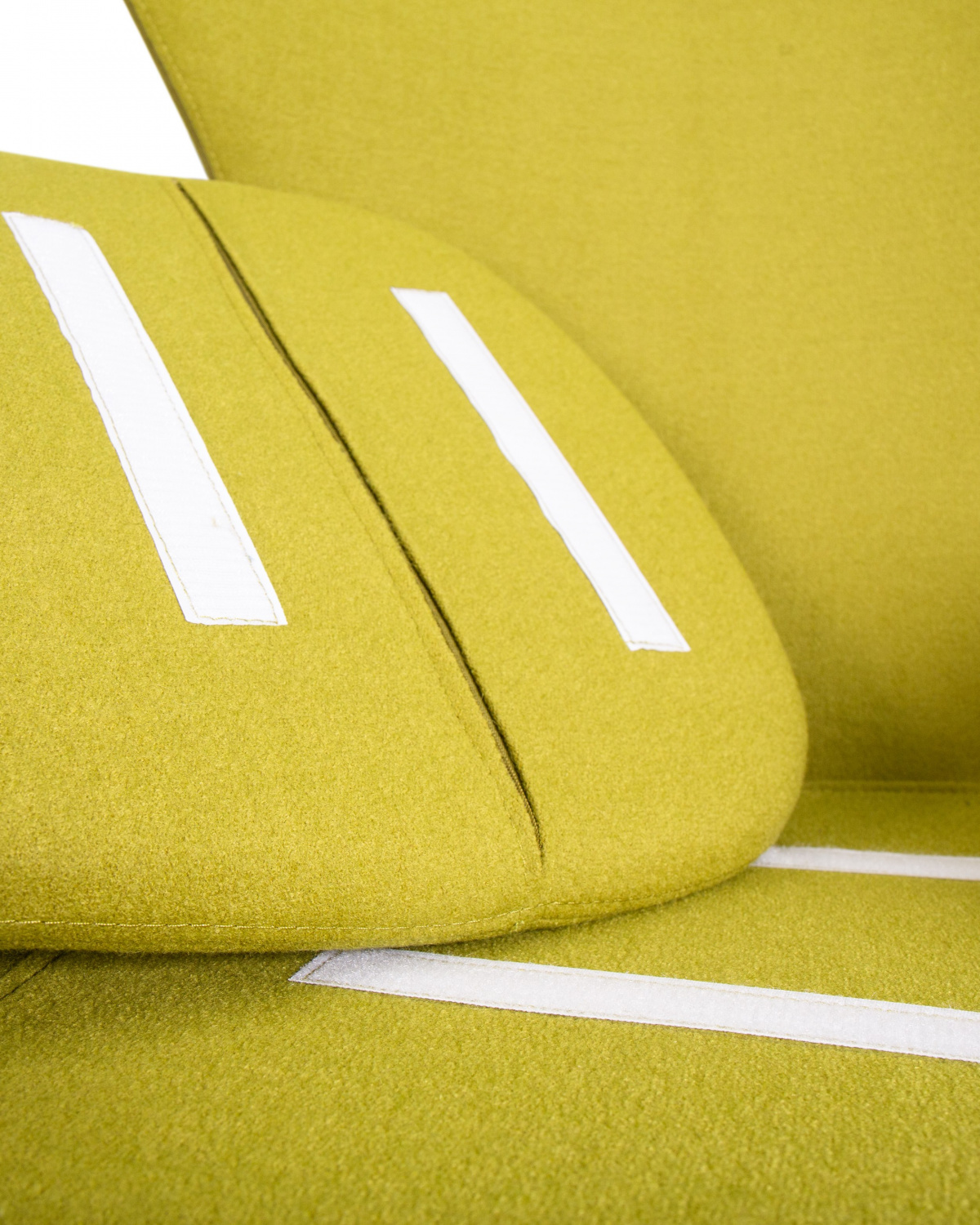 Кресло дизайнерское DOBRIN EGG, светло-зеленая ткань AF3