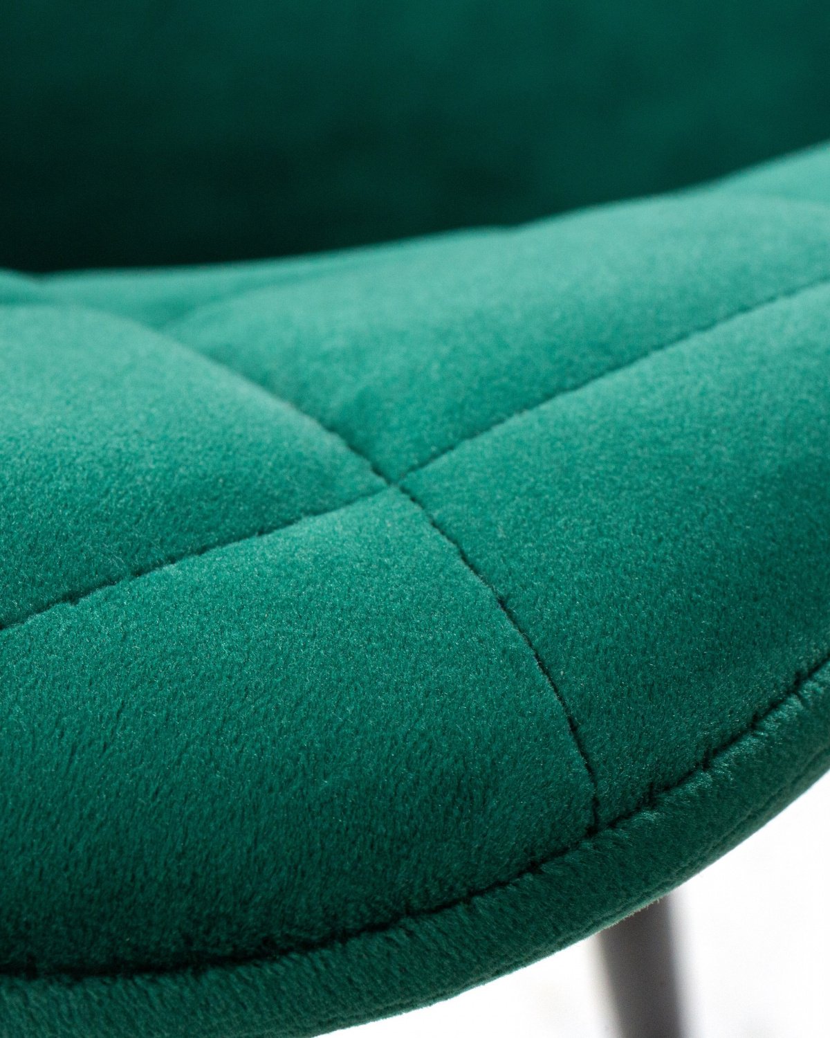 Стул обеденный DOBRIN ROBERT, черные матовые ножки, велюр V108-64 Зелёный