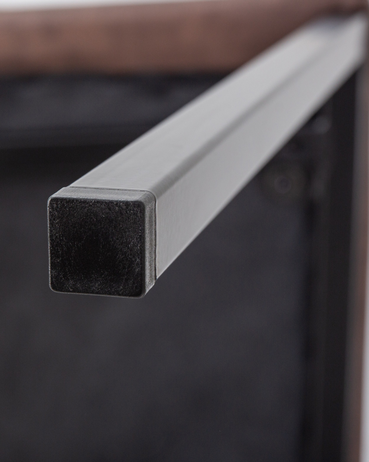 Стул обеденный DOBRIN MARK, черные ножки, коричневая винтажная экокожа (RU-05)