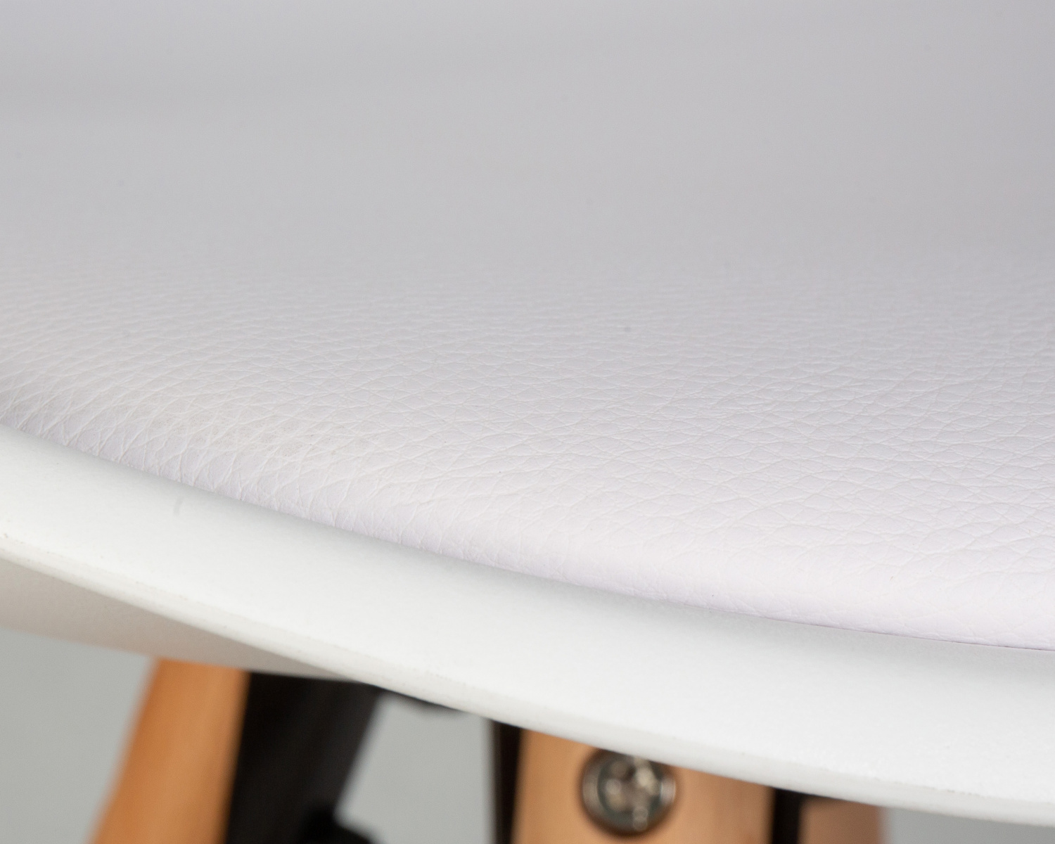 Стул полубарный DOBRIN RONNI, ножки светлый бук, белый (ZL-W-02)