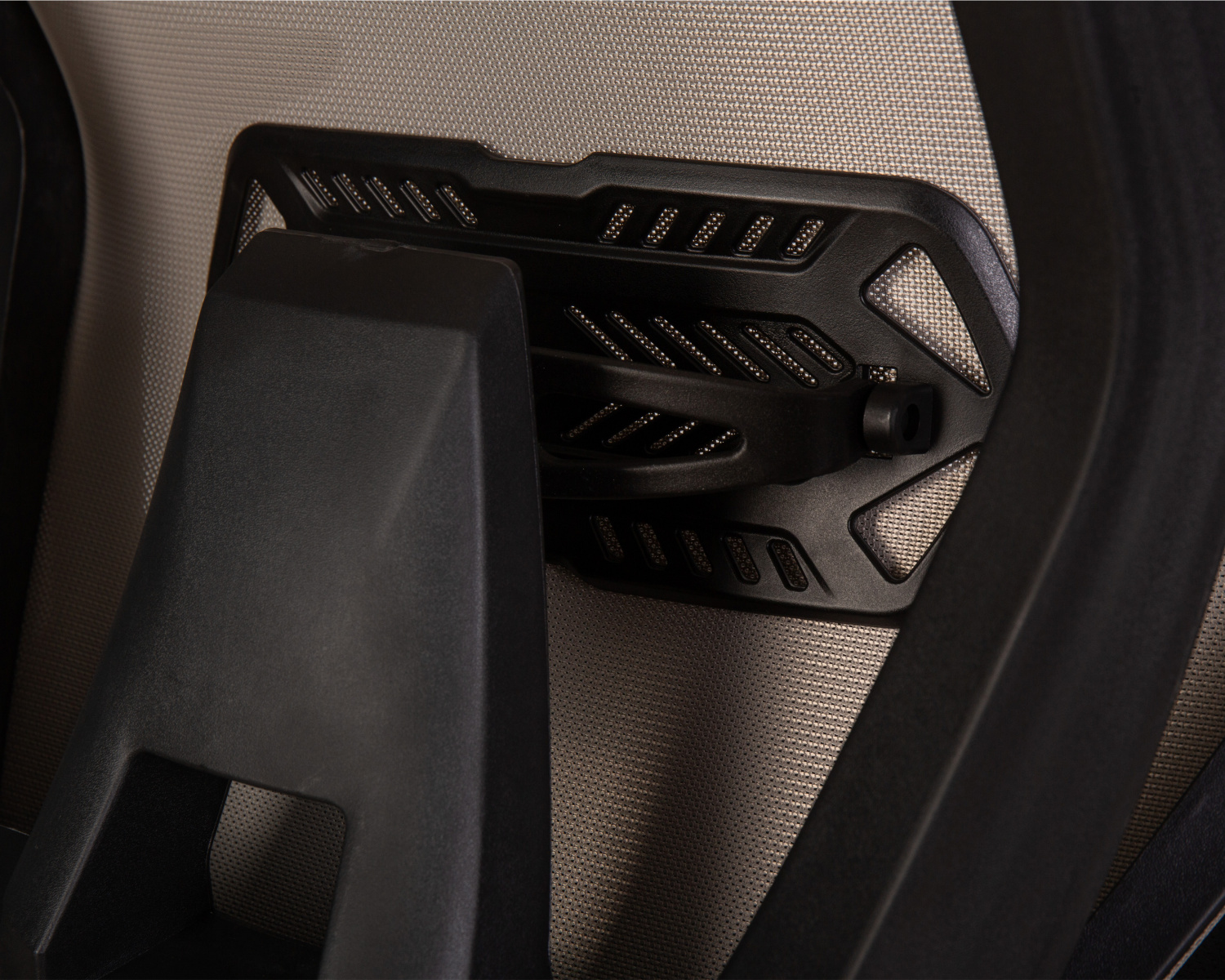 Офисное кресло для персонала DOBRIN TEODOR, чёрный