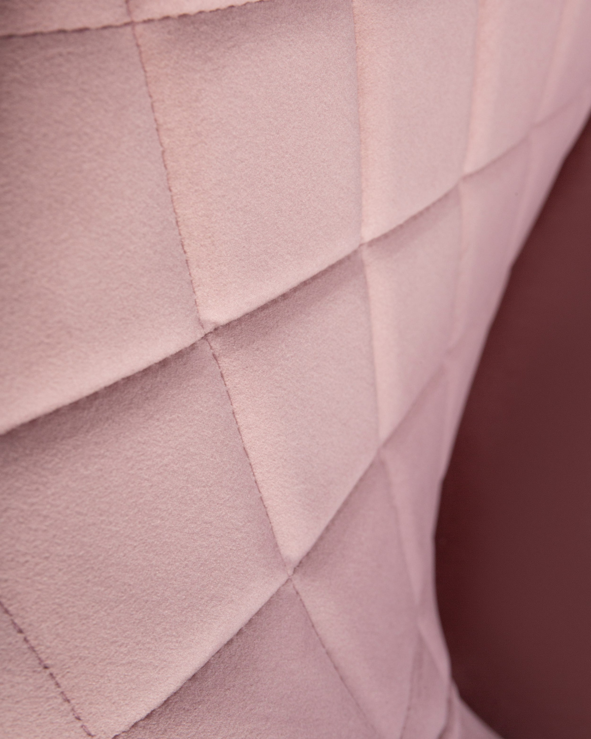 Стул обеденный DOBRIN ROBERT, черные матовые ножки, велюр V108-15 Розовый