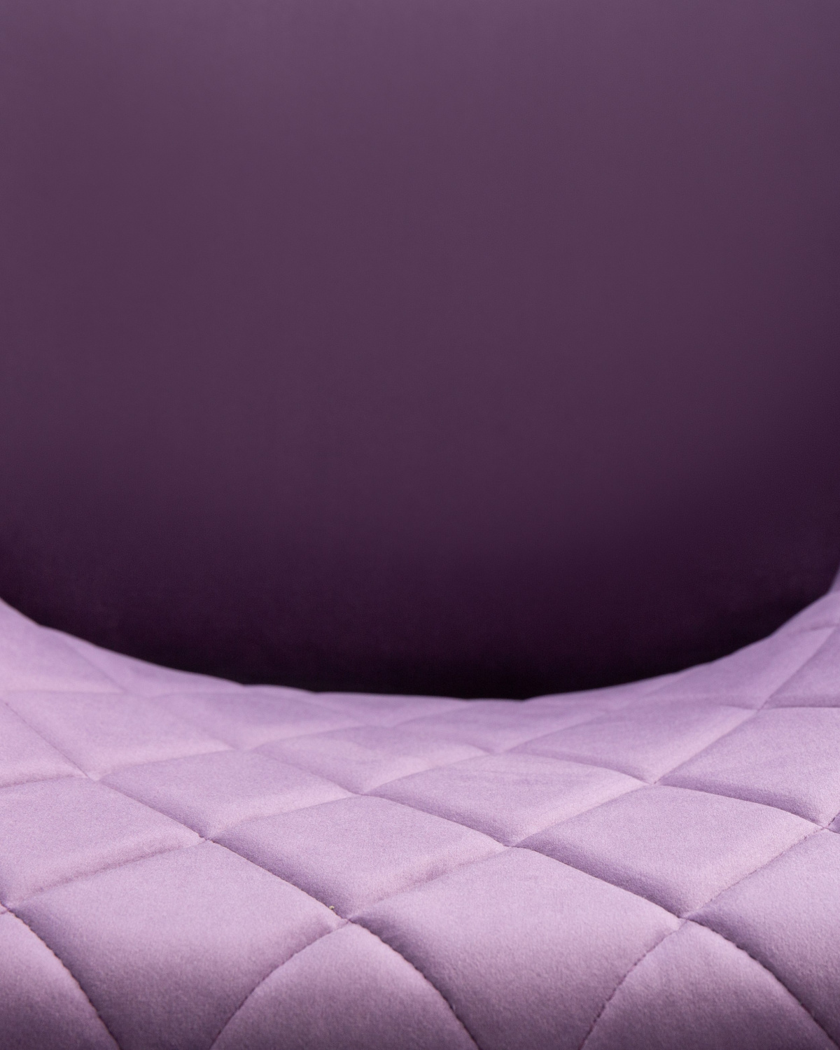 Стул обеденный DOBRIN ROBERT, черные матовые ножки, велюр V108-45 Темно-фиолетовый