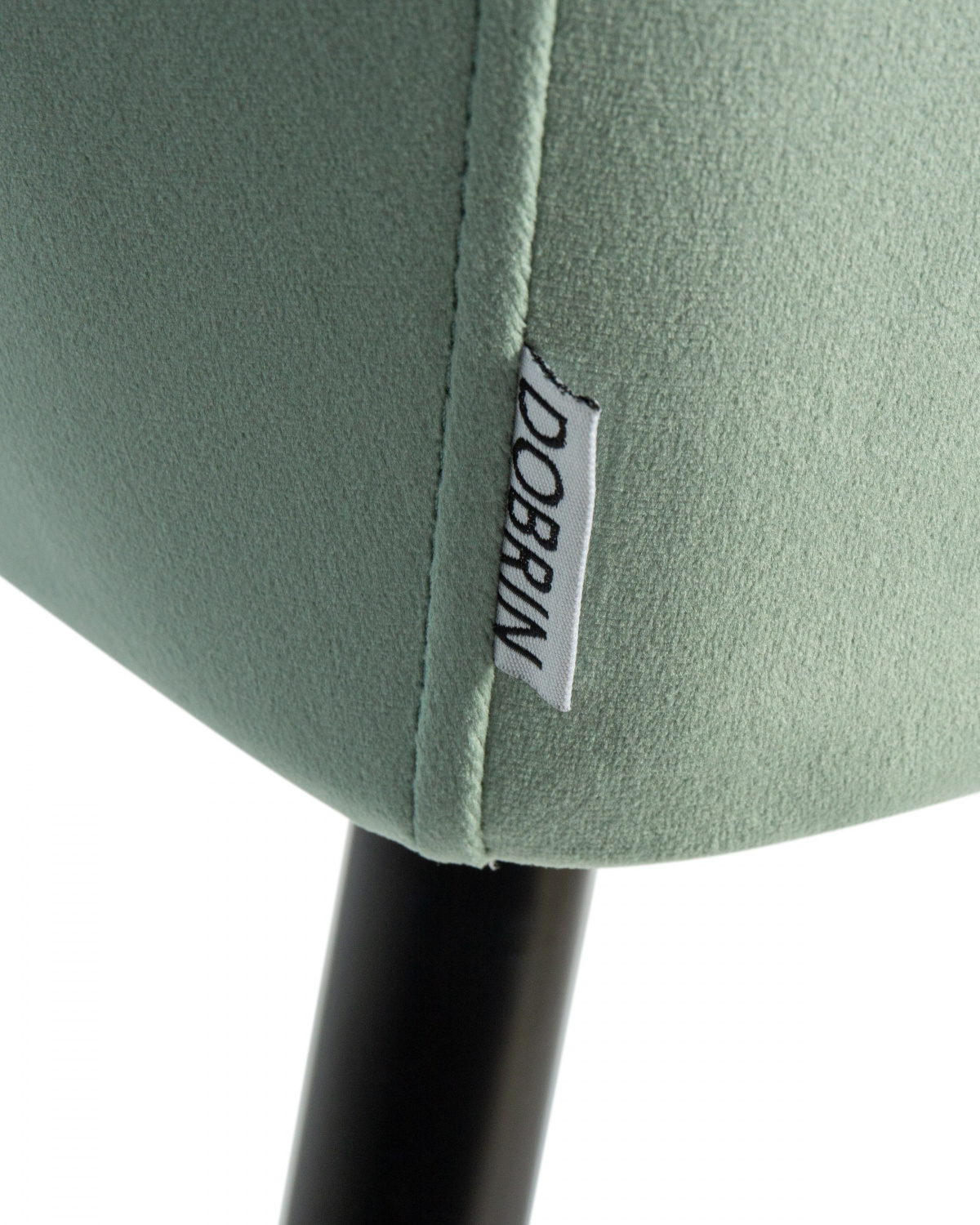 Стул обеденный DOBRIN ROBERT, черные матовые ножки, велюр V108-118 Мятный