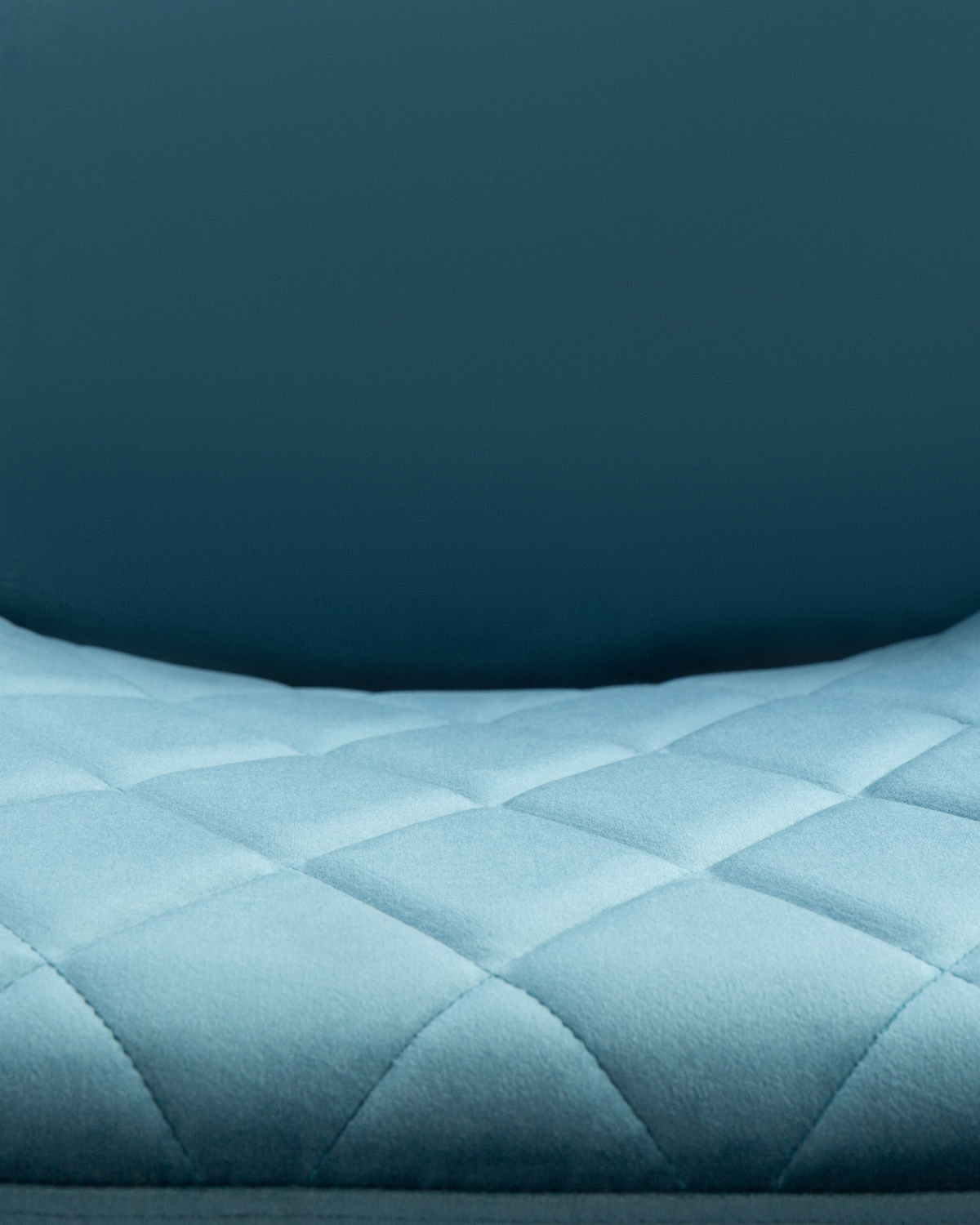 Стул обеденный DOBRIN ROBERT, черные матовые ножки, велюр V108-108 Морская волна