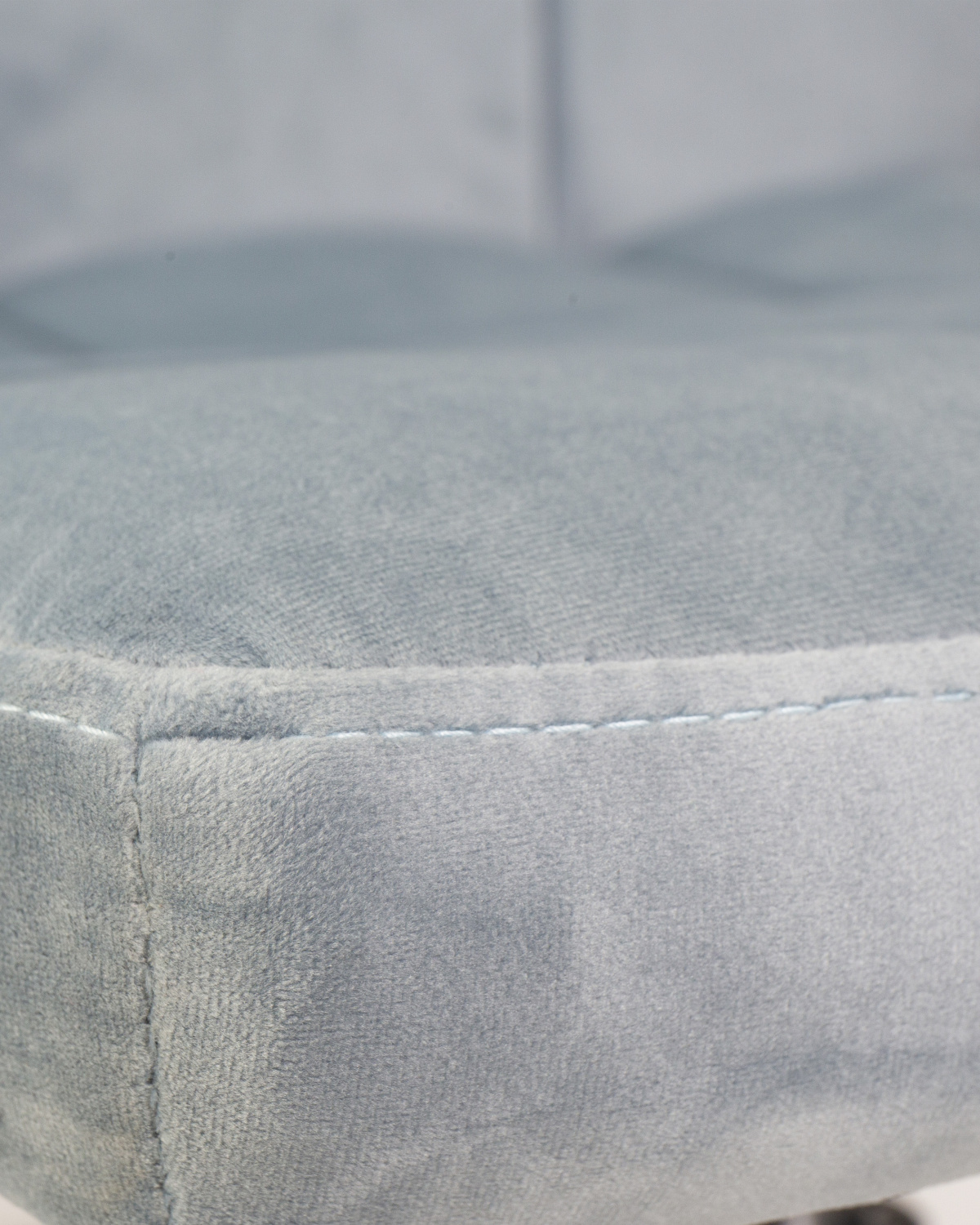 Офисное кресло для персонала DOBRIN TERRY, пудрово-голубой велюр (MJ9-74)