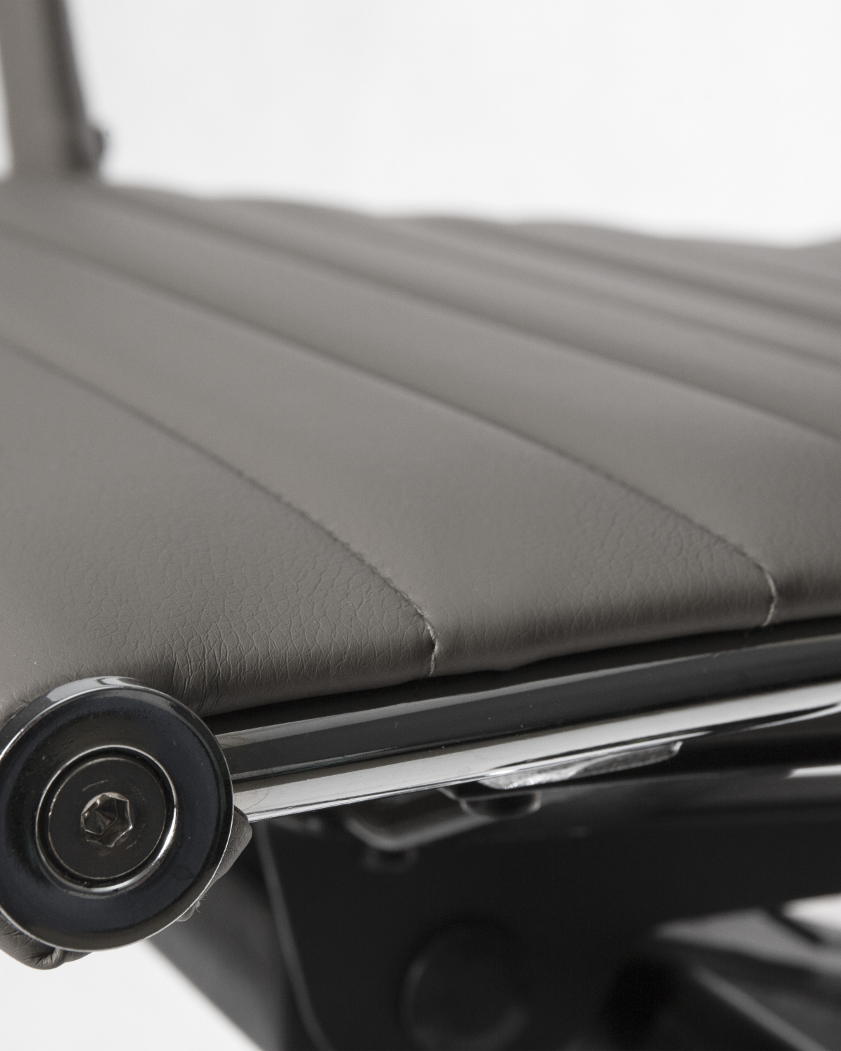 Офисное кресло для руководителей DOBRIN CLARK, серый