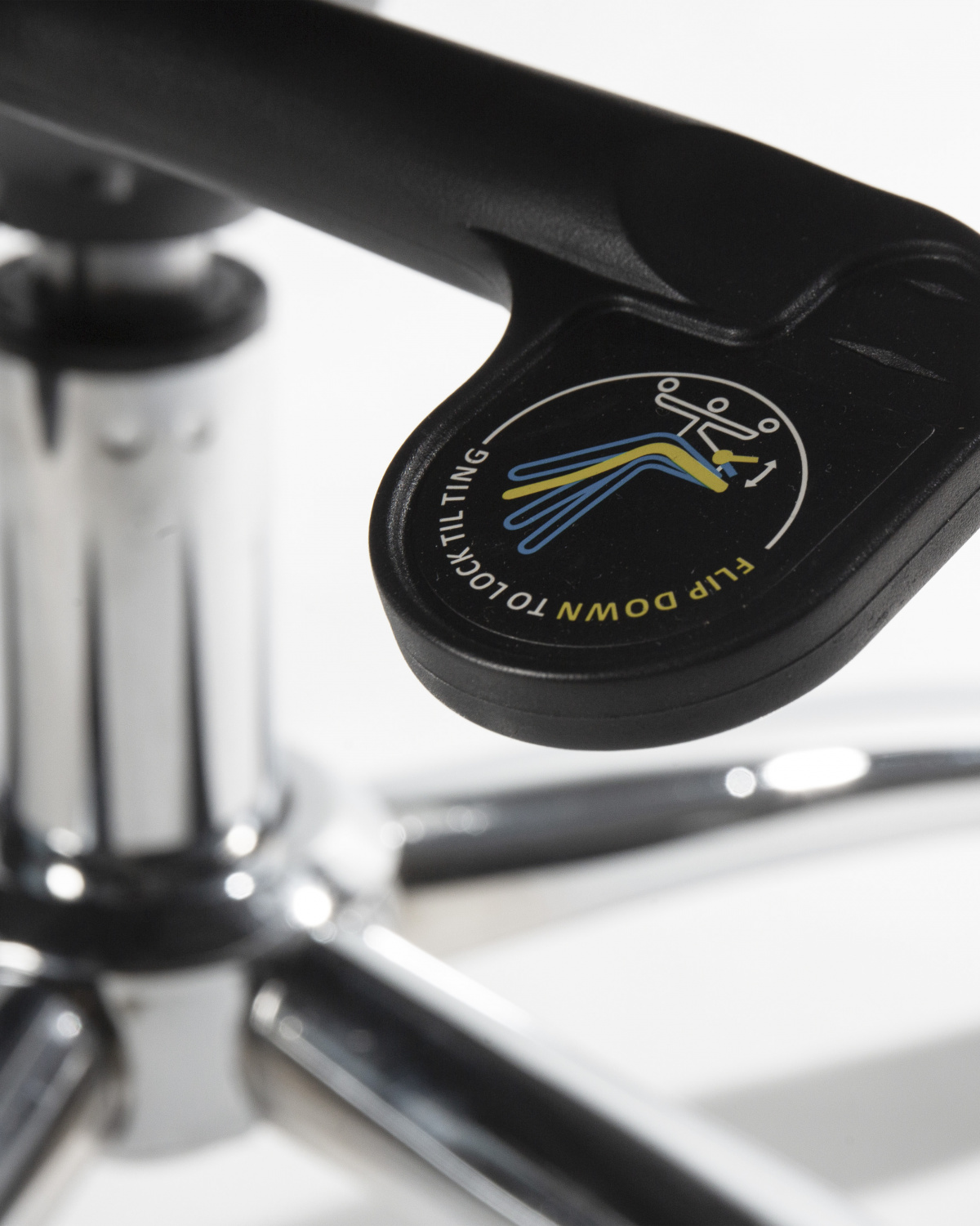 Офисное кресло для руководителей DOBRIN LYNDON, белый