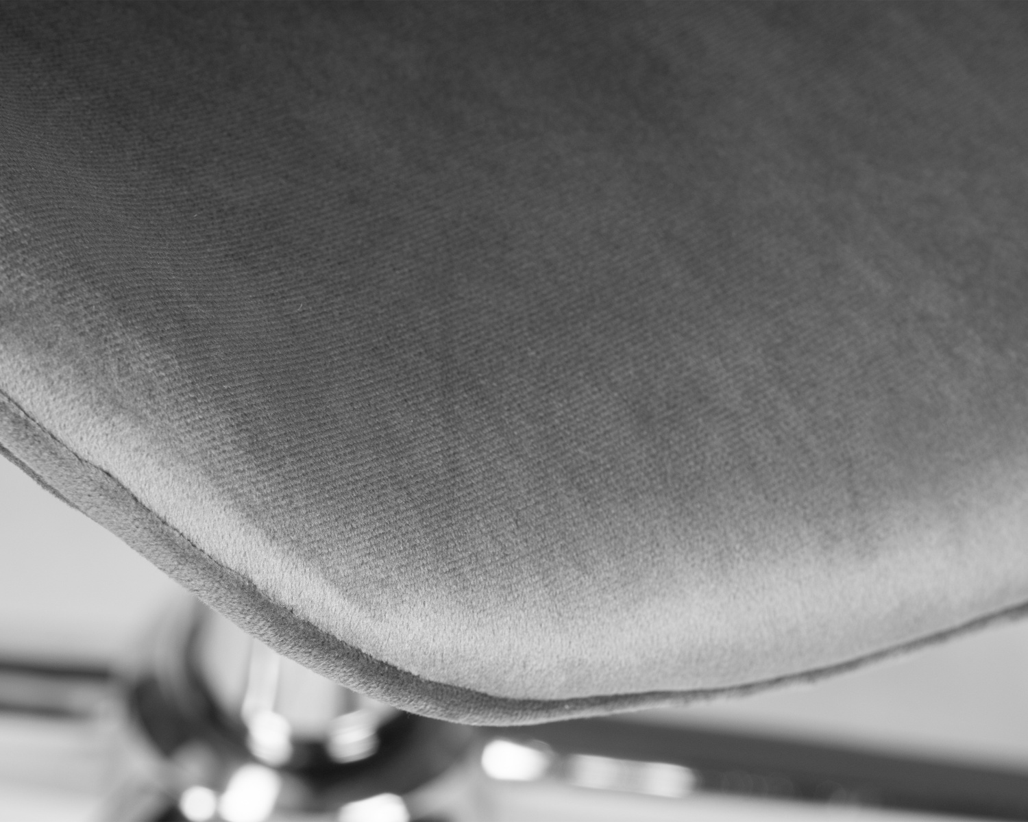 Кресло офисное DOBRIN DORA, серый велюр (1922-19), хромированная сталь