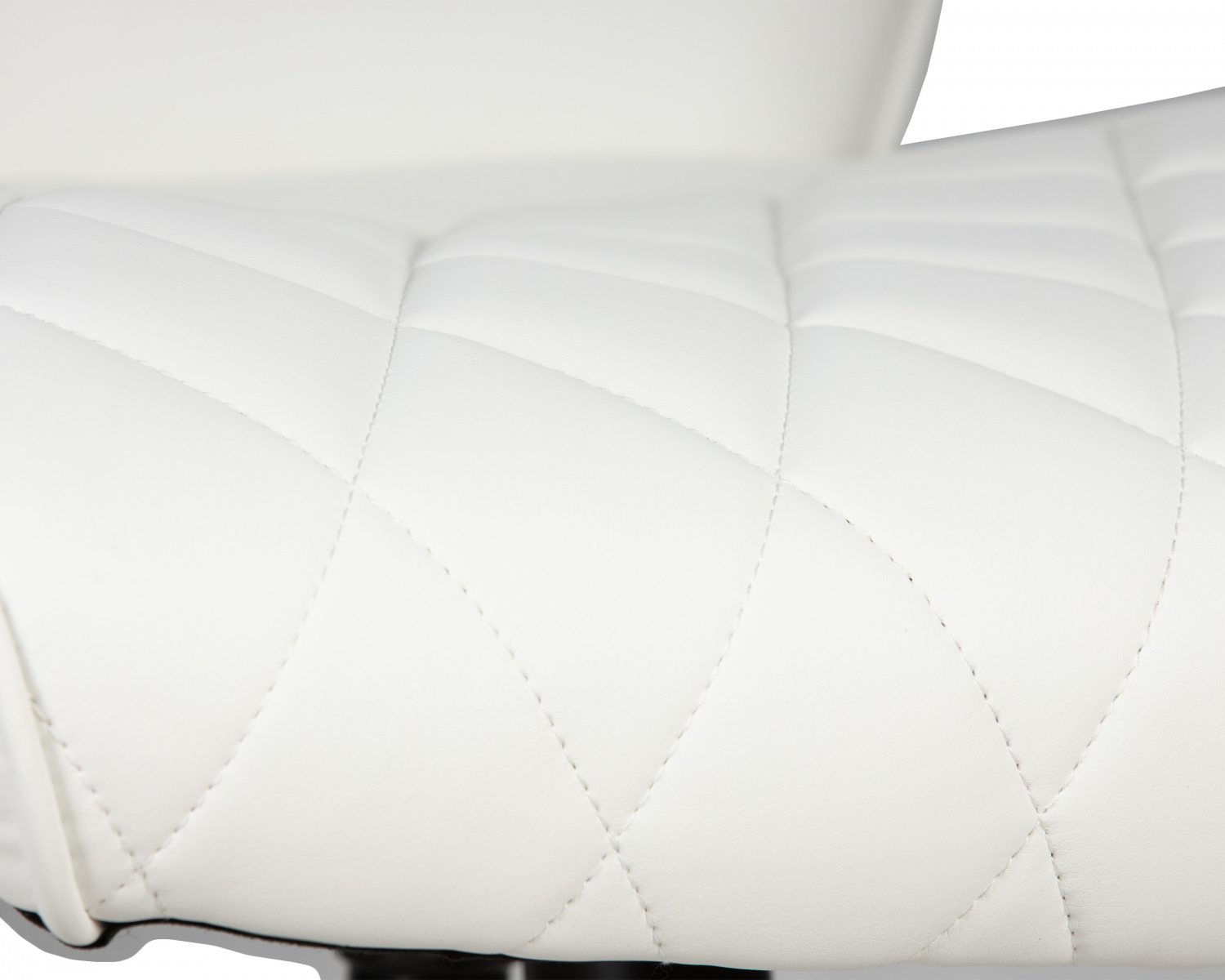 Офисное кресло для руководителей DOBRIN BENJAMIN, белый