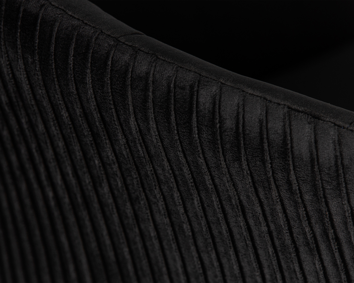 Кресло дизайнерское DOBRIN EDISON, черный велюр (1922-21)