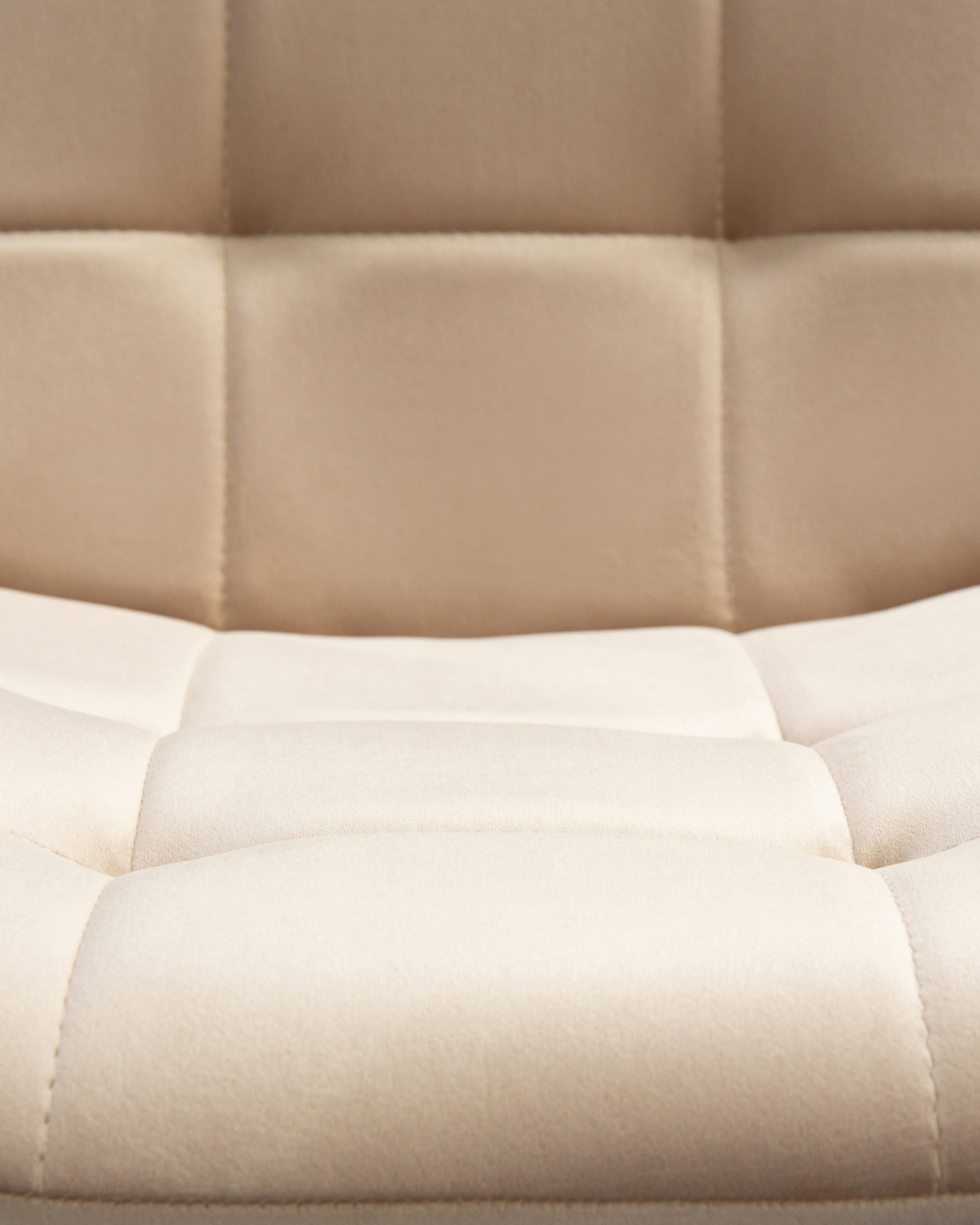 Стул обеденный DOBRIN CHILLY, Бежевый Holland 07, основание белое