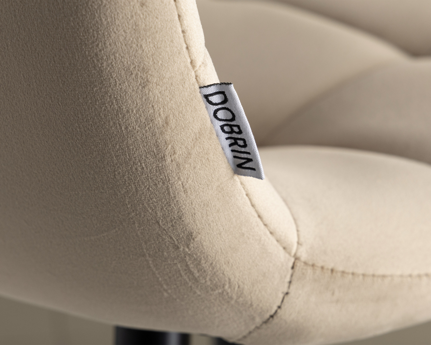 Стул барный DOBRIN NICOLE, черные матовые ножки, мокко велюр (108-104)